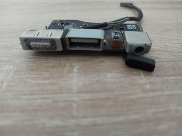 Picture of I/O AUDIO/ USB AND MAGSAFE CONNECTOR BOARD FOR MACBOOK AIR